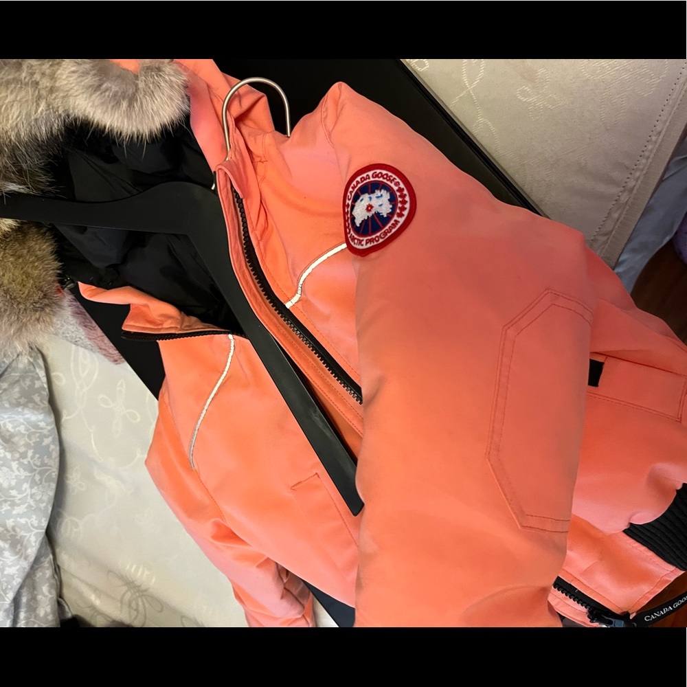 Canada goose bomber jacket size jacket 4-5